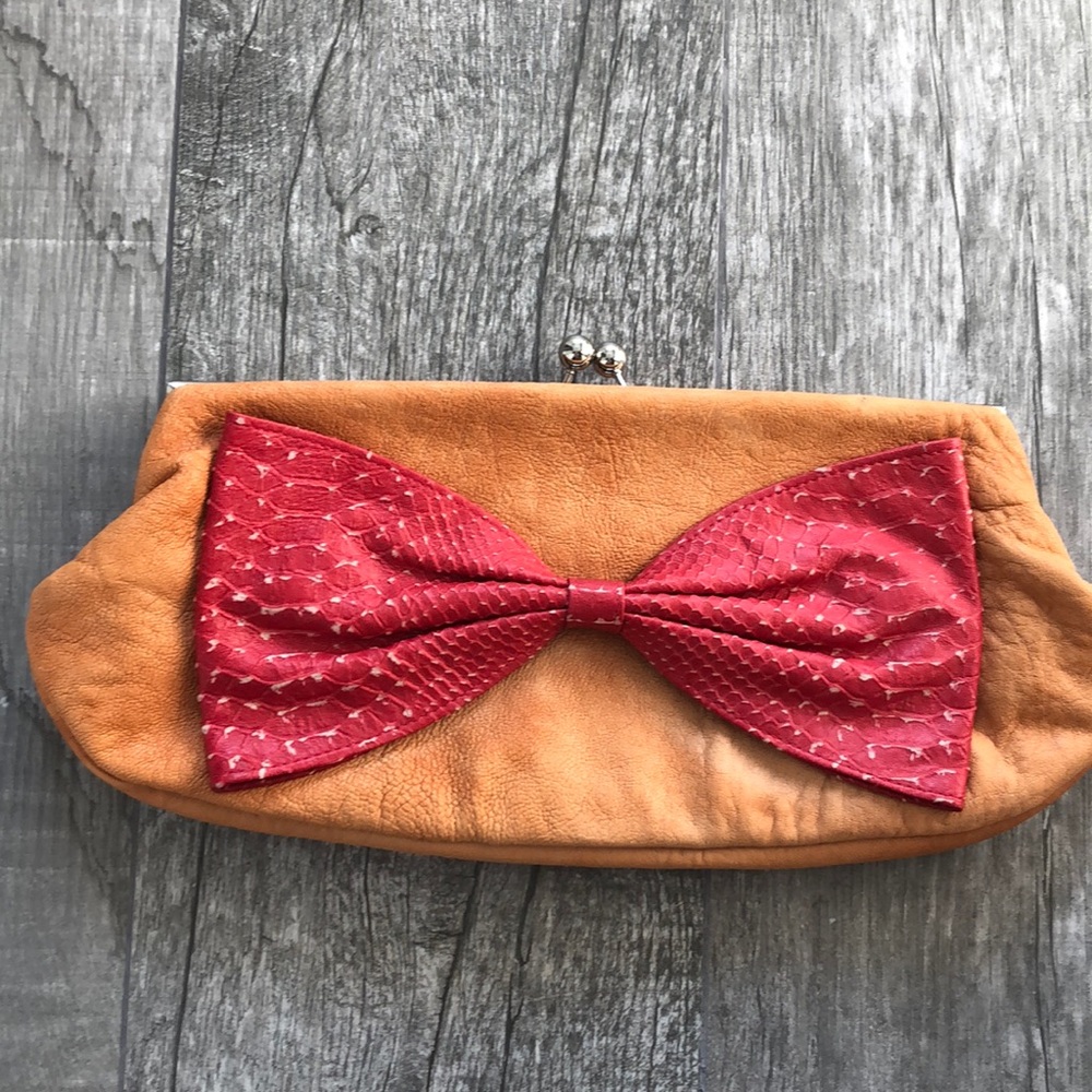 Jamah clutch bow